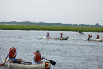 Canoes lining up for the race